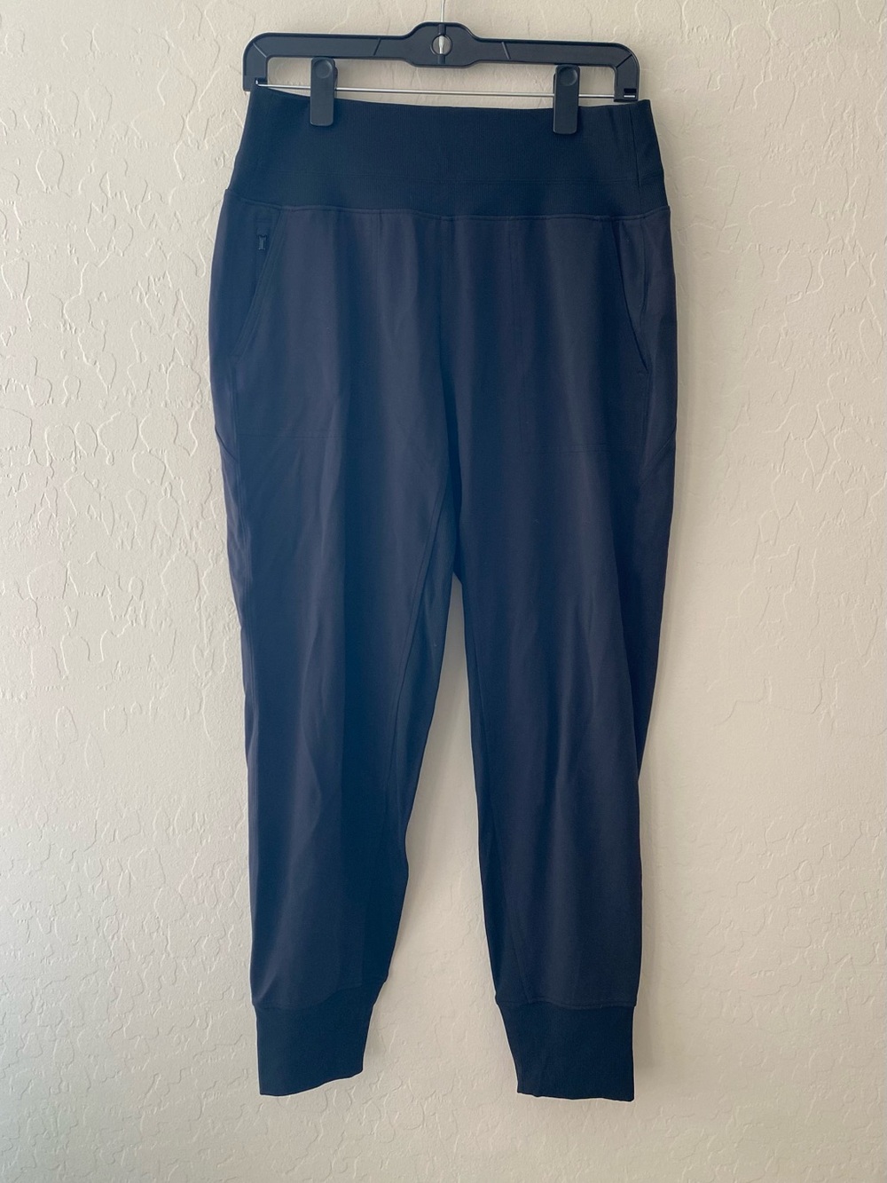 Athleta Venice Jogger Pants Black Size Medium M Womens High Rise Stretch Athleis